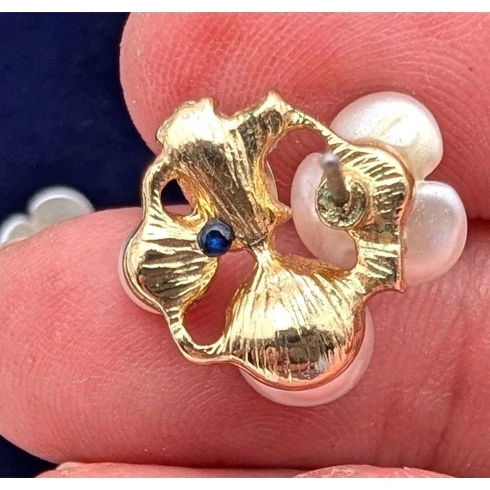 N/A elegant gold